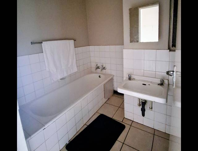 2 BEDROOM DUPLEX FOR SALE IN WINDSOR EAST